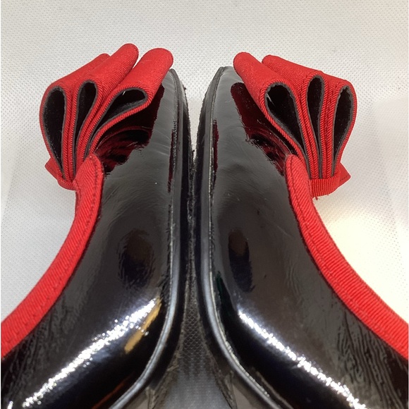 J.RENEE RED AND BLACK HEELS - Picture 4 of 12